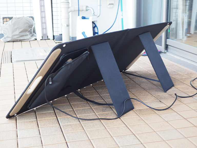 ソーラーパネルとポータブル電源で 快適リモートワークを体験 ライフハック ポータブル電源 Jvc